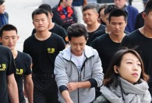 英雄联盟友谊出装攻略（以友谊之名，铸就无敌团队）